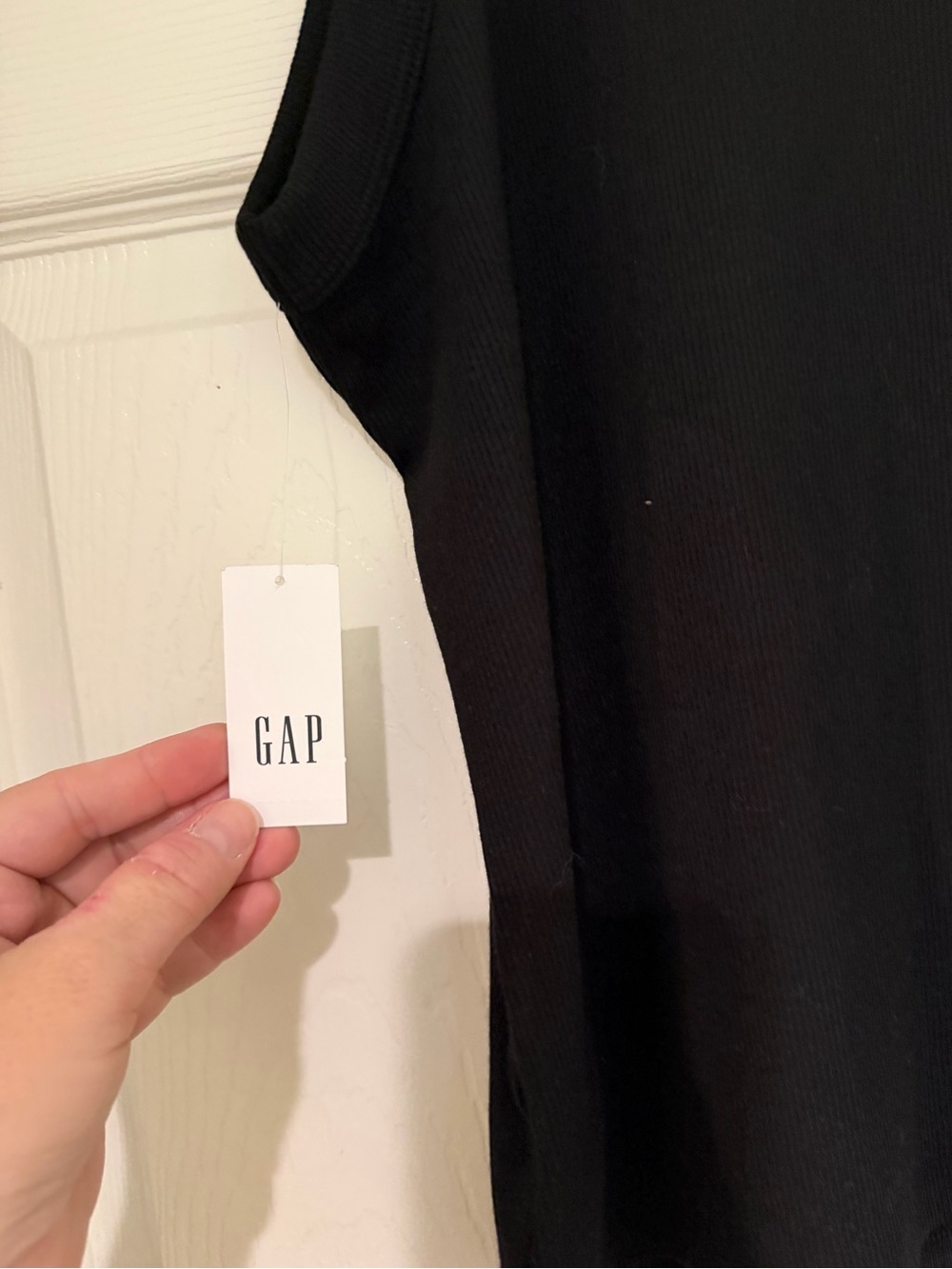 GAP Black Ribbed Tank – Sleeveless Crew Neck - Picture 3 of 3